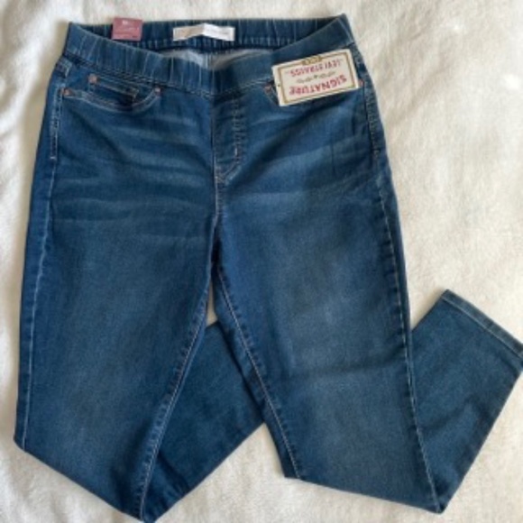 NWT Levi's Totally Shaping Pull-On Skinny Jeans Sz 12s W31 L28 - Picture 1 of 13